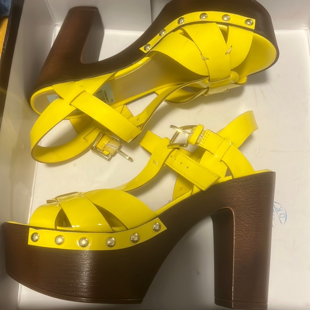 Brand New GBG Heels Perfect Summer Colors